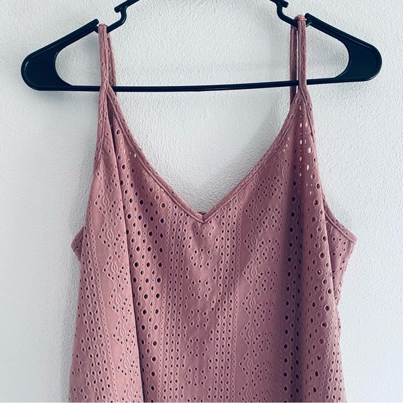 SHEIN eyelet mauve tank top - Picture 3 of 8